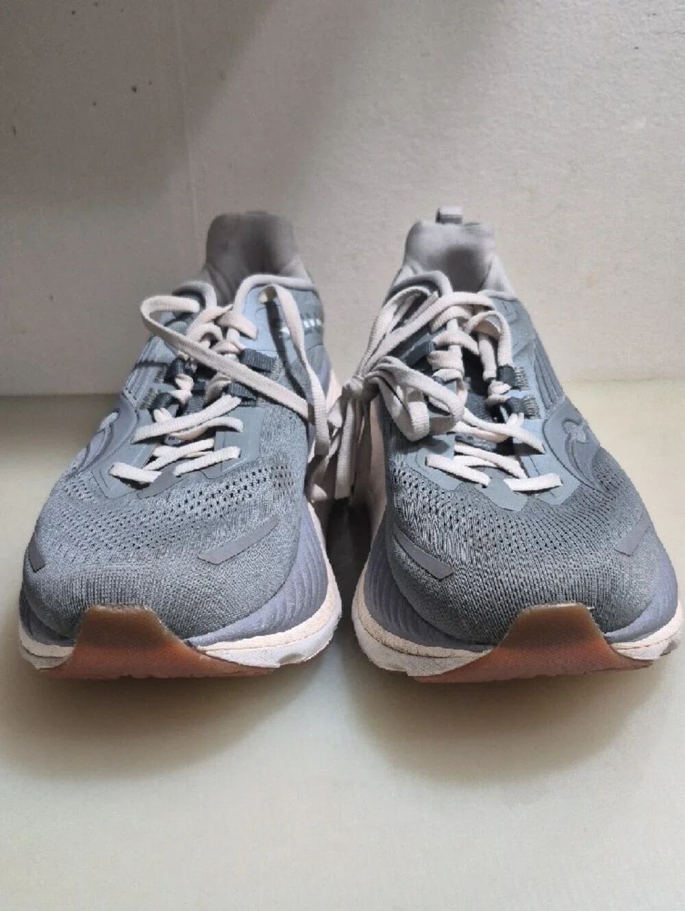Saucony Women's Light Gray Athletic Running Shoes